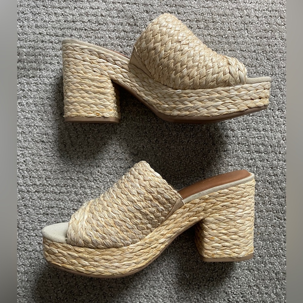 Universal Thread Nessa Rafia Platform Heels - Picture 4 of 7